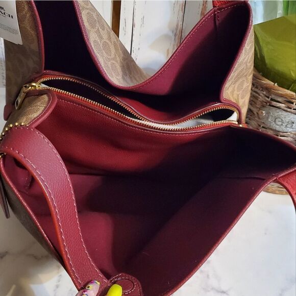 RETAIL Coach Hadley Hobo in Signature C with rare red apple trim - Picture 10 of 12